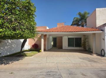 Casa en condominio de 2 habitaciones, León · Casa de Una Planta en Venta en Porta Fontana