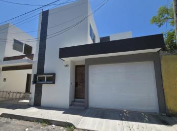 Casa · 115m² · 3 Recámaras · 1 Estacionamiento · Casa en Venta en Graciano Sánchez Boca del Río Veracruz