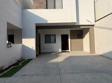 Casa de 3 habitaciones, Apodaca · Casa en Renta en Estancias Valle de Plata en Apodaca, Nl.