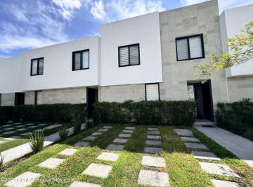Casa de 3 habitaciones, Querétaro · Altos de Juriquilla Casa en Venta de 3 Recamaras con Roof Garden y en Zona Segura Io1753