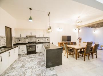 Casa · 314m² · 4 Recámaras · 1 Estacionamiento · Casa en Venta