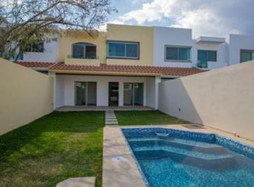Casa · 155m² · 4 Recámaras · 2 Estacionamientos · Venta de Casa Dentro de Fraccionamiento en Jiutepec