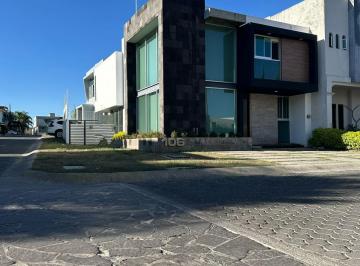 Casa de 3 habitaciones, Tlajomulco de Zúñiga · Hermosa Residencia en Venta Casa Fuerte – Coto El Vigía