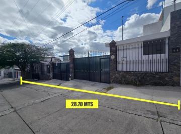 1 · Casa en Venta con Frente de 29 m Lineales, a Media Cuadra de Av Constituyentes, Uso de Suelo Ius B