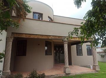 Casa · 350m² · 4 Recámaras · 2 Estacionamientos · Casa - Villa de Los Frailes
