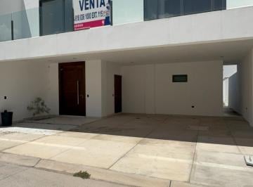 Casa · 250m² · 3 Recámaras · 2 Estacionamientos · Casa en Venta en Corredor Campestre Fracc Senderos - (4)