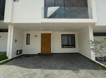 Casa · 185m² · 4 Recámaras · 2 Estacionamientos · Casa en Venta en Valle Imperial Zapopan Jalisco