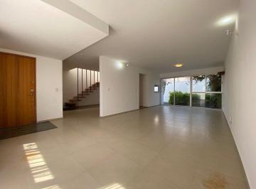 Casa de 3 habitaciones, Querétaro · Casa en Venta en El Refugio, Sobre Calle Excelente Oportunidad