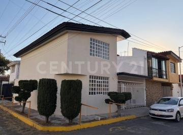 Casa · 150m² · 3 Recámaras · 2 Estacionamientos · Renta de Casa en Puebla, 3 Recamaras, Xilotzingo Fracc. Vista Alegre