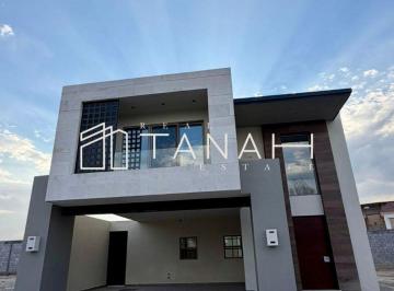 Casa de 3 habitaciones, Saltillo · Casa en Venta en Monte Sabino Residencial | Zona Norte Saltillo