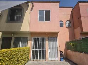 Casa · 2 Recámaras · Casa - Fraccionamiento Paseos del Rió