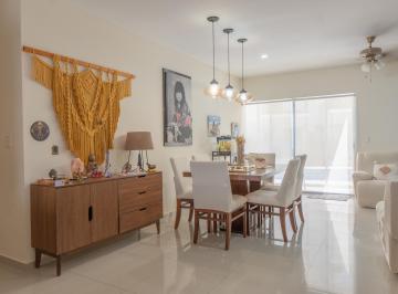 Departamento · 128m² · 4 Recámaras · 1 Estacionamiento · Casa - Fraccionamiento