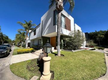 Casa en Venta de 4 habitaciones Valle Real · Casa en Venta en Valle Real - Coto Montecarlo 9
