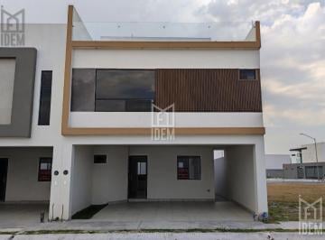 Casa · 218m² · 3 Recámaras · 2 Estacionamientos · 1703 - Casa en Venta en Villas Coloniales, Sector Toledo, Apodaca.