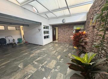 Casa de 4 habitaciones, San Luis Potosí · Casa en Venta en Fracc. Aeropuerto con Terreno de 170 m²