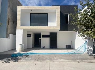 Casa · 200ha · 3 Recámaras · 3 Estacionamientos · Casa en Venta Sierra Nogal, León, Guanajuato