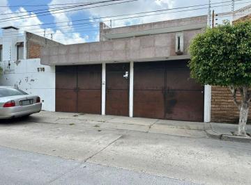 Casa · 389ha · 4 Recámaras · 4 Estacionamientos · Casa en Venta Col. Andrade, León, Gto.