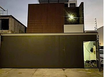 Casa de 4 habitaciones, Zapopan · Casa en Venta en Bosques Vallarta $11,500,000