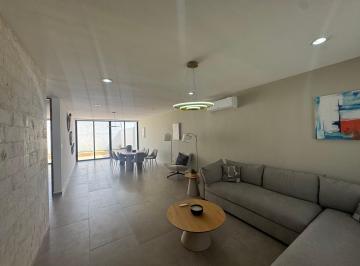 Casa de 3 habitaciones, Mérida · Casa con 225 m² de Superficie de Terreno, 3 Recámaras en Venta en Temozón Norte