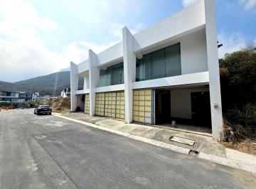 Casa · 788m² · 6 Recámaras · 6 Estacionamientos · Casa Oportunidad Venta Sierra Alta 9no $12.9