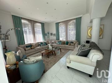 Casa · 633m² · 4 Recámaras · 6 Estacionamientos · Residencia de Lujo en Bugambilias 2da Secc,.alberca Climatizada, 4 Recamaras, 1320 Terreno y 633 con