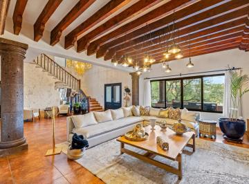 Casa · 512m² · 3 Recámaras · 4 Estacionamientos · Casa en San Miguel de Allende Centro