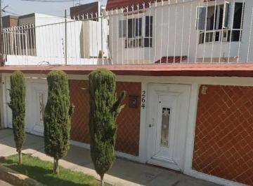 Casa de 4 habitaciones, Iztapalapa · Casa en Lomas de Las Estrella en Iztapalapa en Venta Hipotecaria