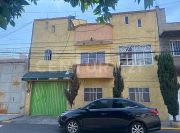Casa · 316m² · 14 Recámaras · 4 Estacionamientos · Casa Venta en Leyes de Reforma 3a Secc. Iztapalapa