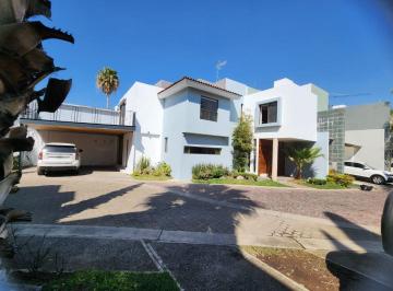 Casa de 4 habitaciones, Zapopan · Casa en Venta – Ciudad Granja, Zapopan | Casa Remodelada 4 Recámaras | $7,800,000