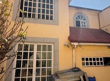 Casa de 3 habitaciones, Naucalpan de Juárez · Casa Amplia en Venta Jardines de San Mateo Potencial Para Actualizar