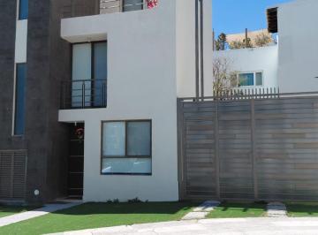 Casa · 124m² · 3 Recámaras · 3 Estacionamientos · Renta Casa Amueblada en Residencial del Parque