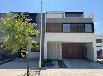 Casa de 4 habitaciones, Zapopan · Casa en Venta en Solares, Coto Altanza, Nueva