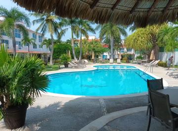 Casa de 3 habitaciones, Acapulco de Juárez · Villa de Lujo en Venta en Playa Diamante, con Club de Playa, $5,200,000 de Pesos.