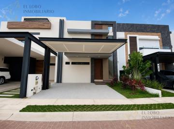 Casa · 253m² · 3 Recámaras · 2 Estacionamientos · Casa Moderna en Venta en Cancún | Alberca | Acabados de Lujo | Cocina con Granito | 3 m Altura Inter