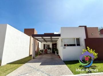 Casa · 135m² · 2 Recámaras · 1 Estacionamiento · Casa en Venta, un Nivel, Alborada Tequisquiapan