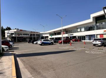Local comercial · 120 Estacionamientos · Locales en Renta Blvd. Hermanos Aldama, León, Guanajuato