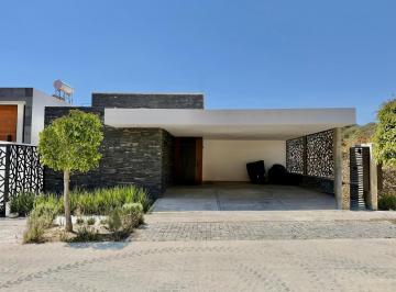 Casa · 382m² · 3 Recámaras · 2 Estacionamientos · Casa en Venta en Haras Ciudad Ecológica, Puebla
