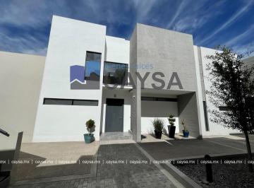Casa · 209m² · 3 Recámaras · 2 Estacionamientos · Casa en Renta en Jardines del Santuario (Moderna y Nueva)
