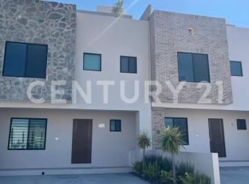 Casa · 198m² · 3 Recámaras · 2 Estacionamientos · Casa en Venta La Vista Queretaro