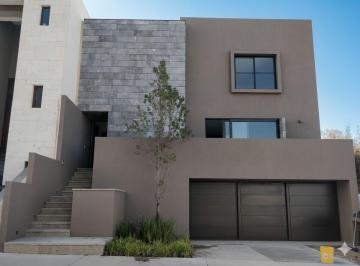 9720f0e849101852a459edfbf5ba57bc963838127ac25f3b4dc2075eca28bec0 · Casa en Venta Oportunidad | Campo Ejecutivo | Jardín Privado 200 m (P)