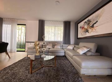 Casa · 121m² · 4 Recámaras · 2 Estacionamientos · Casa con Roof Garden y Equipada en Zibatá Querétaro