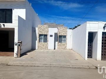 Casa · 90m² · 2 Recámaras · 1 Estacionamiento · Casa en Venta en Torremolinos Mazatlan Sinaloa