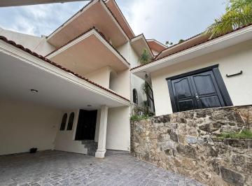 Casa · 153m² · 3 Recámaras · 3 Estacionamientos · Residencia en Venta Col. Aguila, Tampico