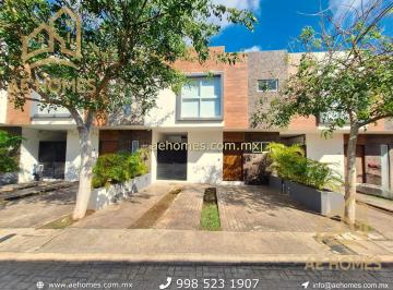 Casa en condominio de 3 habitaciones, Benito Juárez · Casa en Privada en Renta en Cancun Zona Alamos II con Paneles Solares