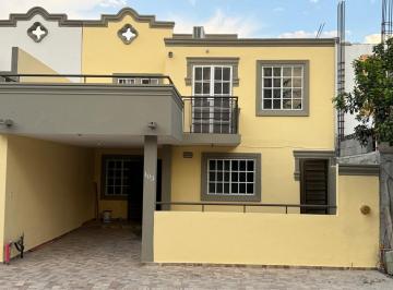 Casa · 160m² · 4 Recámaras · 2 Estacionamientos · Casa en Renta en Hacienda Santa Fe