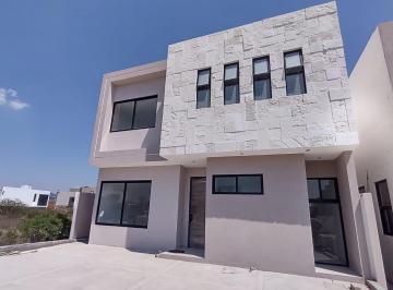 Casa · 272m² · 4 Recámaras · Casa en Venta en Sayab Juriquilla Queretaro