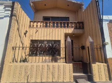 Casa · 230m² · 5 Recámaras · Casa en Venta Abasolo - (4)