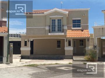 Casa · 3 Recámaras · 2 Estacionamientos · Casa en Renta en Senda Real – Cerrada de Rioja (Zona Reliz)