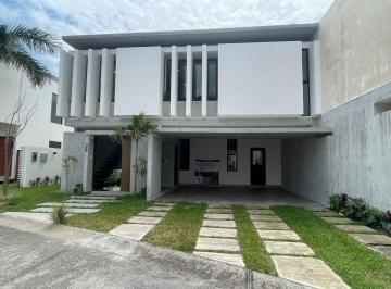 Casa · 298m² · 4 Recámaras · 2 Estacionamientos · Casa en Venta | Punta Tiburón – Riviera Veracruzana Laguna VI, Alvarado