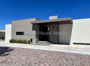 Casa de 2 habitaciones, Tequisquiapan · Venta Casa Kintas Residencial Tequisquiapan Casa Amueblada de 1 Nivel en Esquina, con 2 Recámaras
